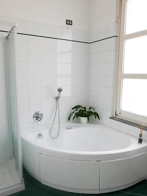 Guesthouse Flora Lodi 0*,  Italien